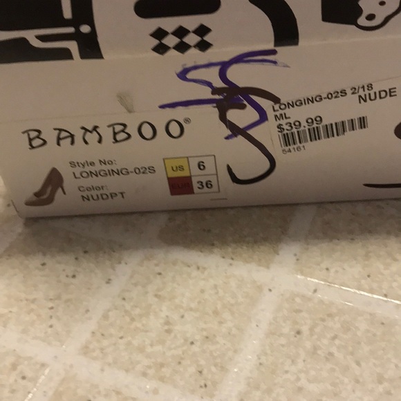 ❗️SOLD❗️Nude Heels - Picture 7 of 7